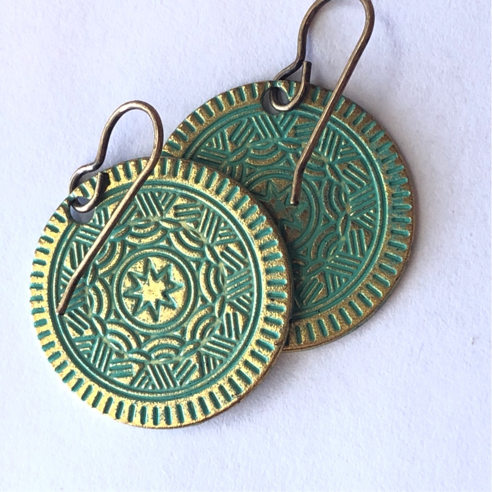 NWOT Metallic Lightweight Earrings